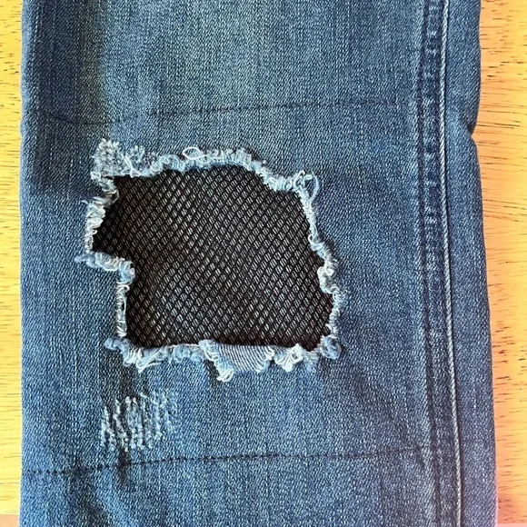 Free People Fishnet Skinny Jean in Tupelo Blue Size 26 With Button Fly - Picture 5 of 12